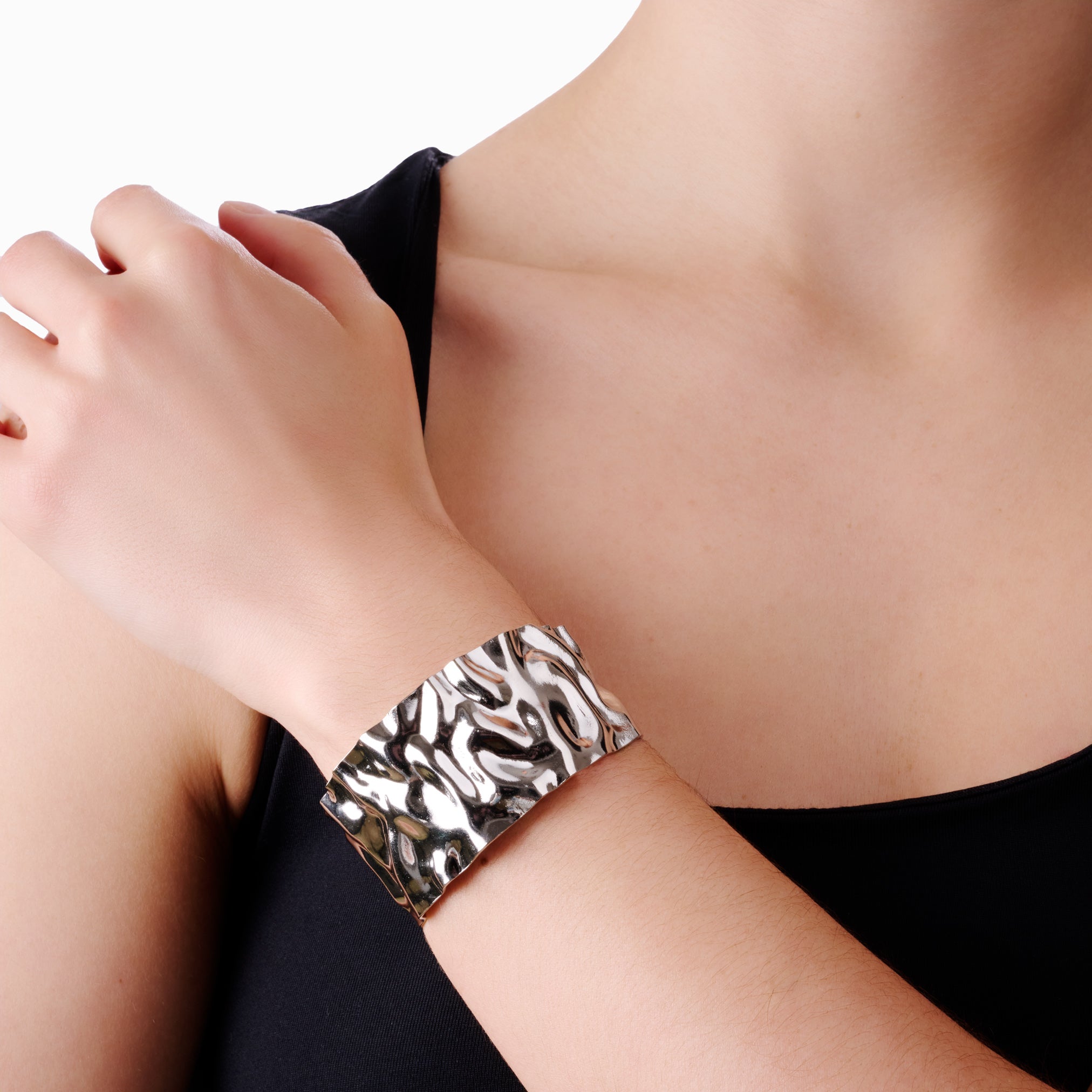 TEXTURED STATEMENT BANGLE