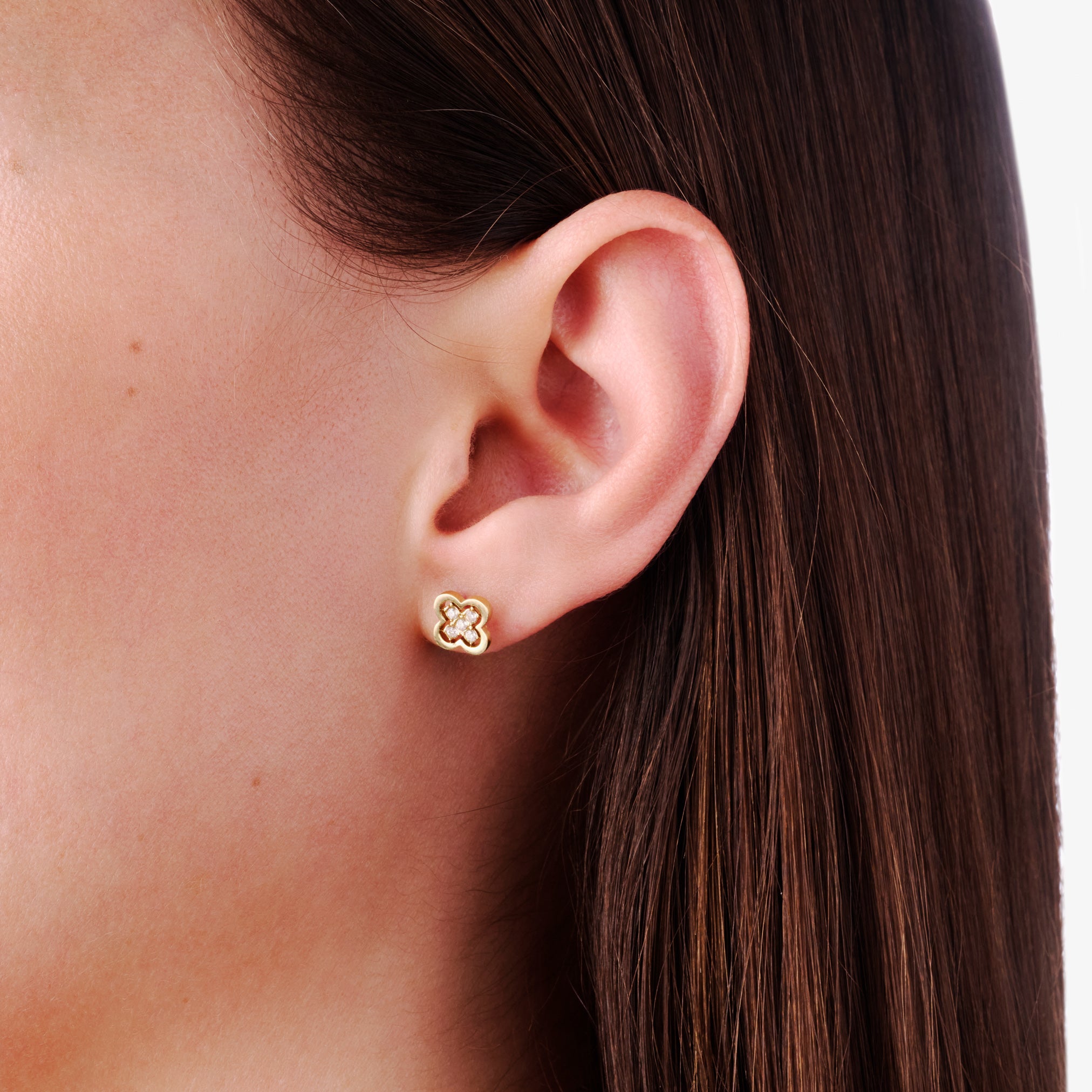 ELEGANCE CLOVER STUDS