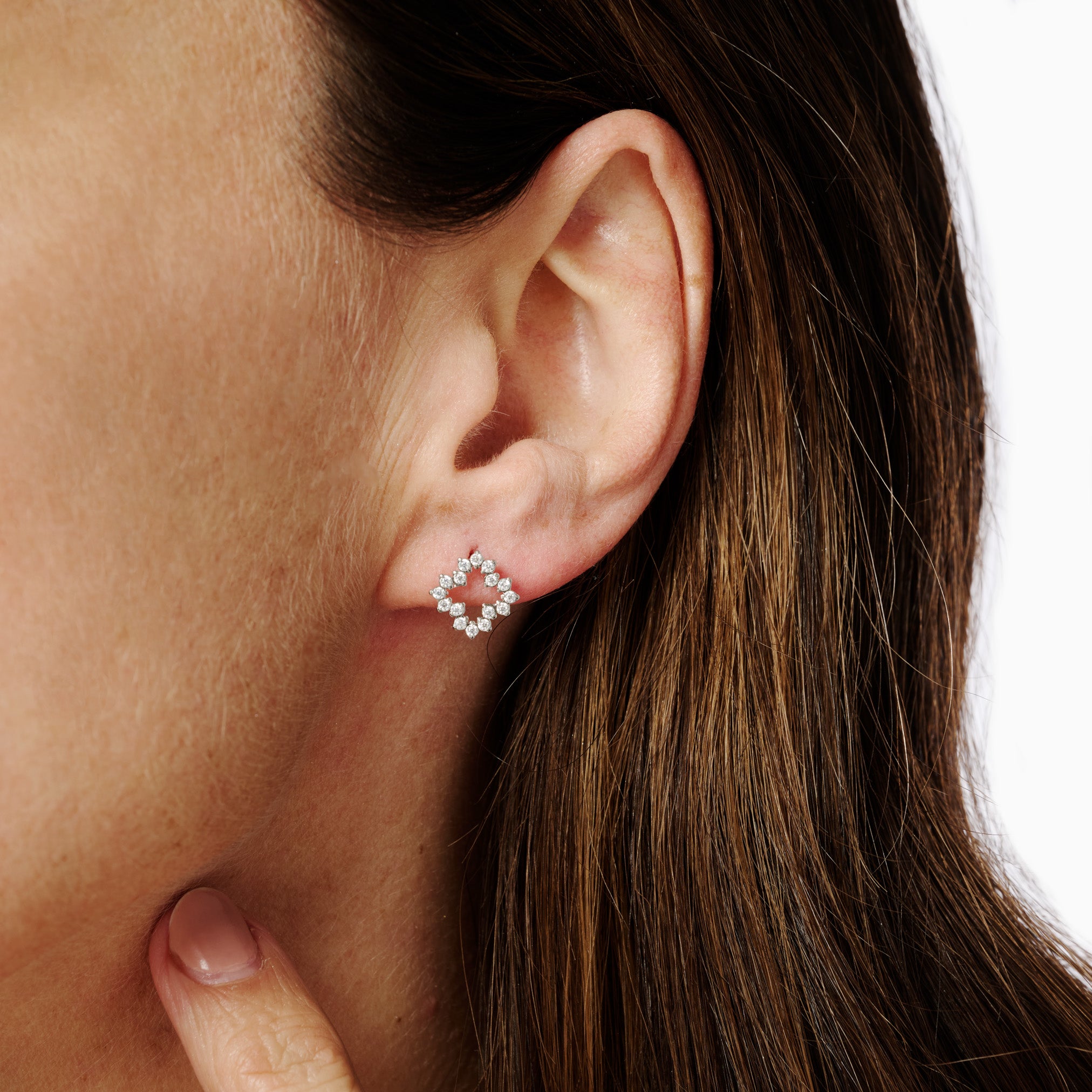 CLUSTER CLOVER STUDS