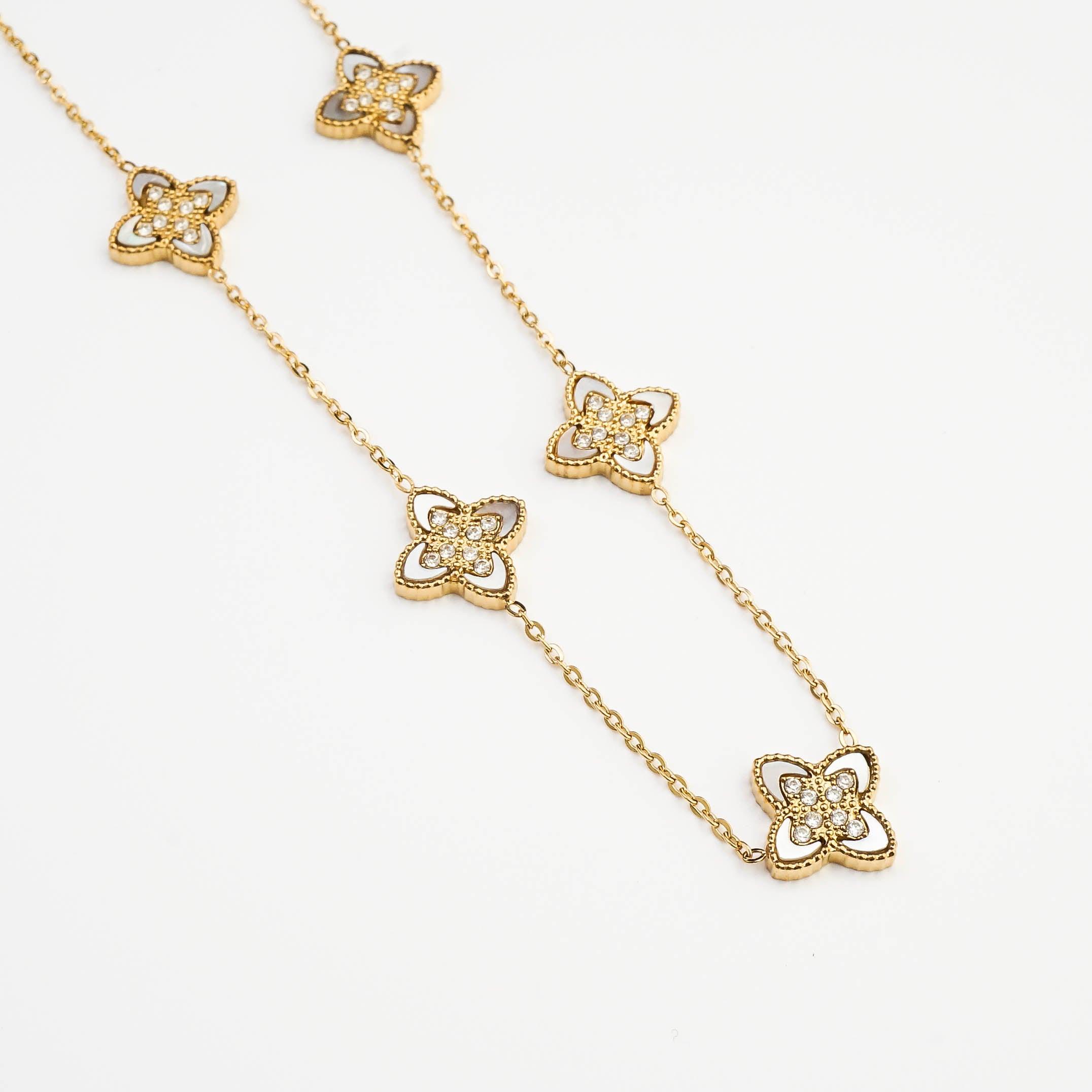 PASSIONATE CLOVER WHITE NECKLACE